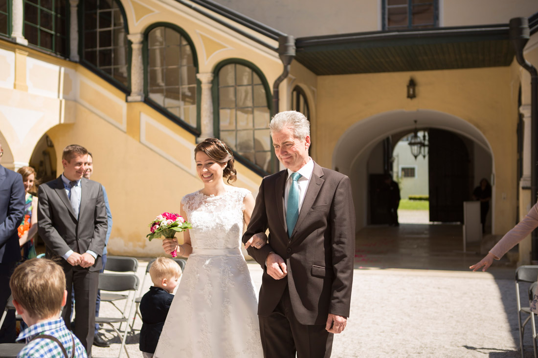 29Fotografin-Sandra-Gehmair-Schloss-Kremsegg-Hochzeit
