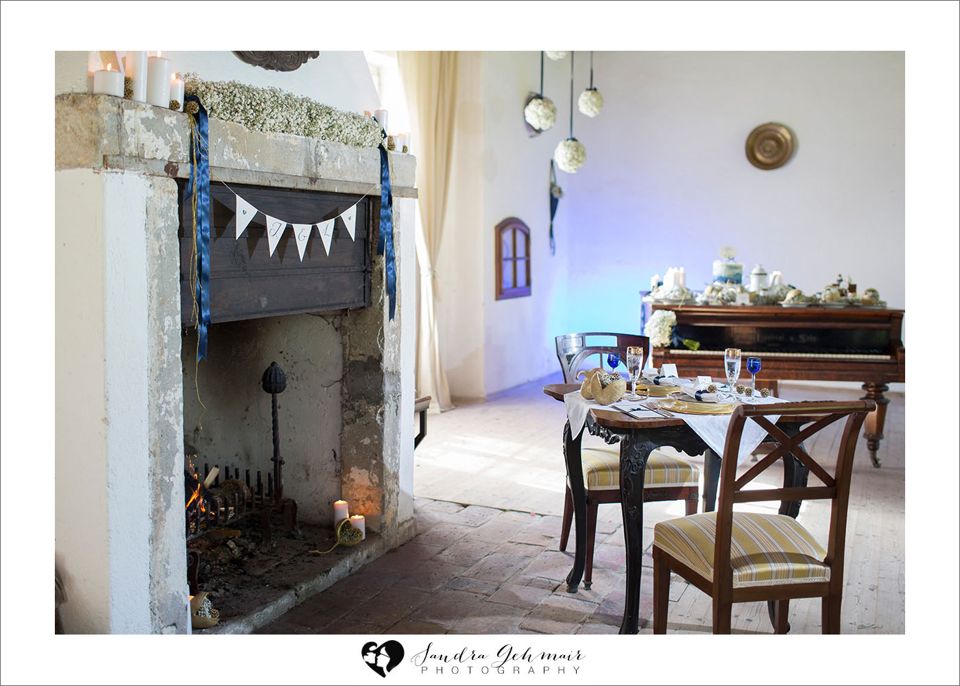 winterhochzeit_kamin_deko